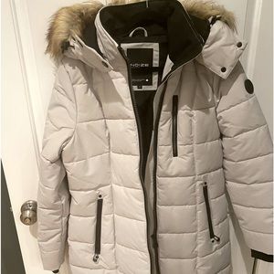 Noize jacket, light grey color.